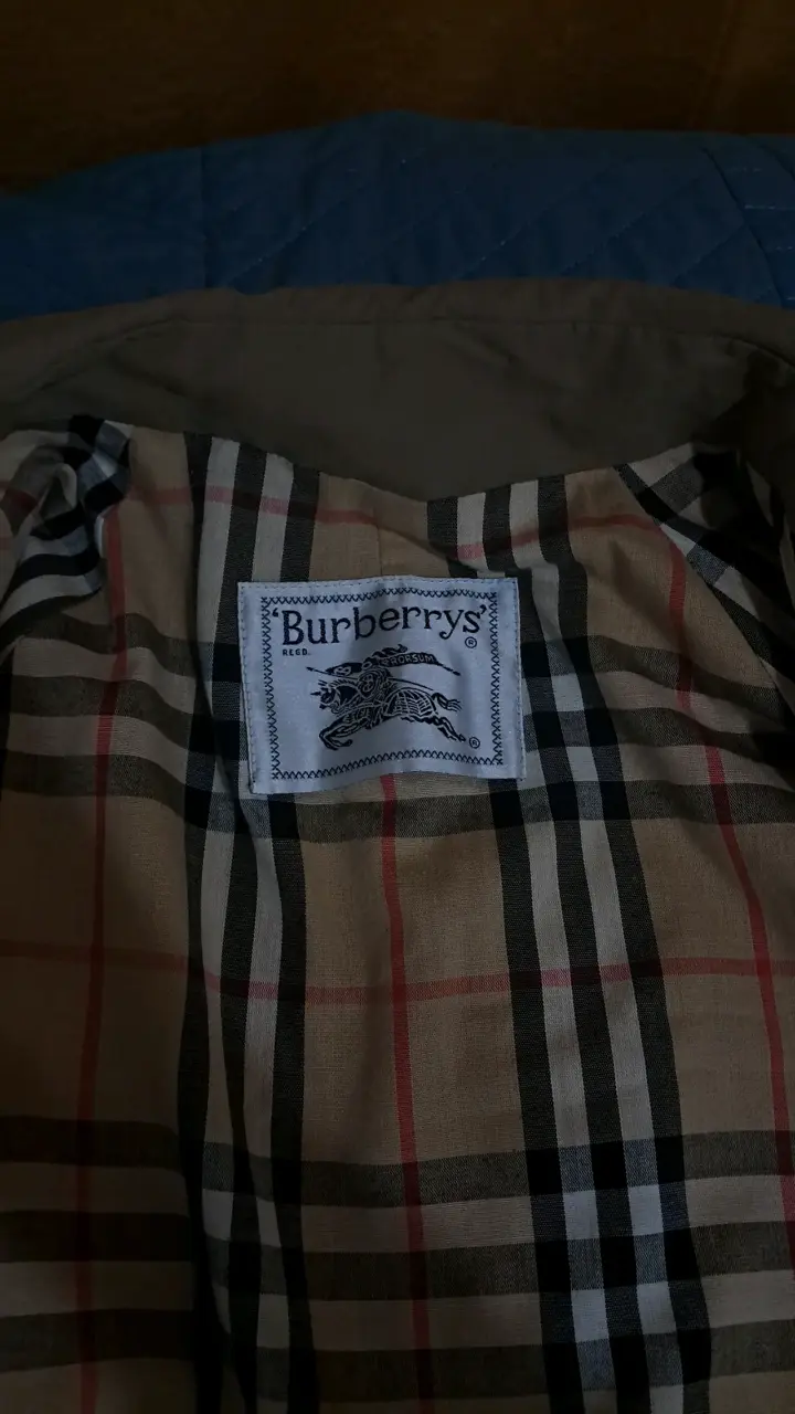 Abrigo Burberry clásico beige - 3