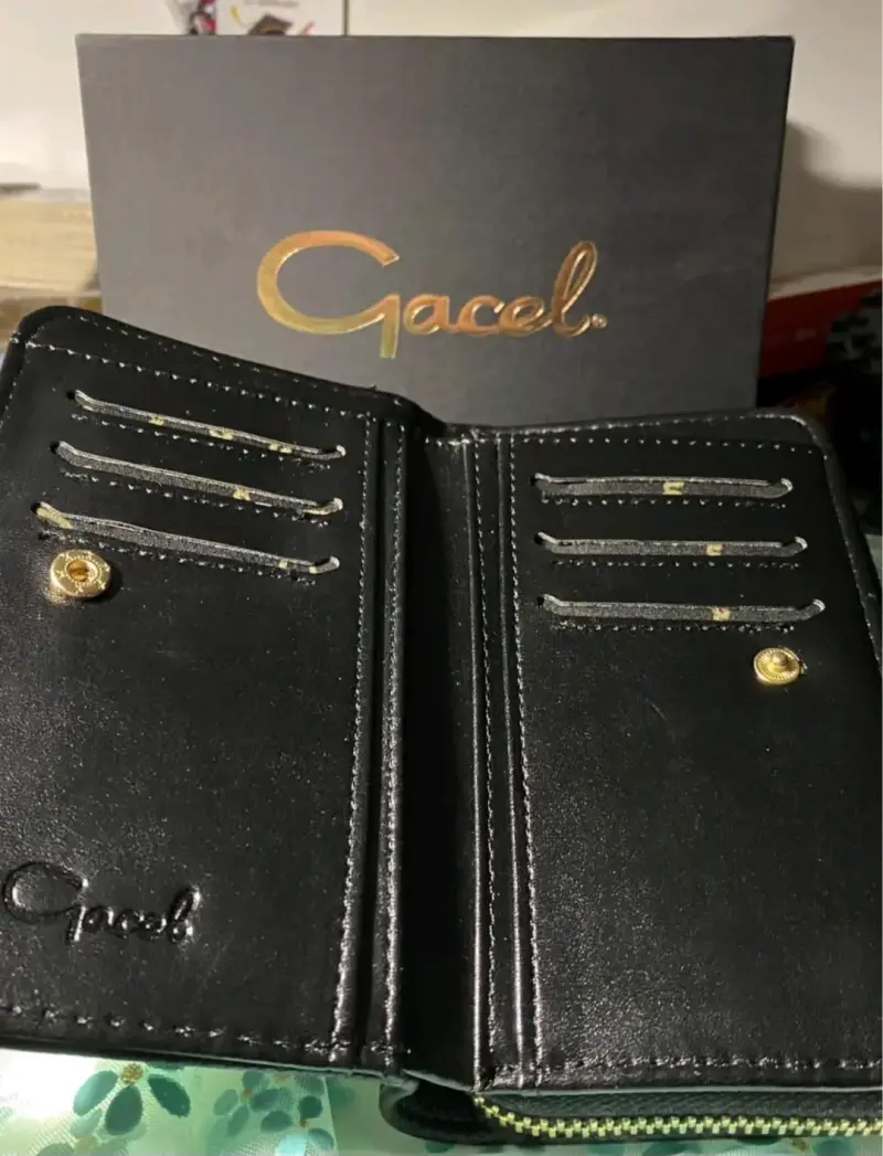 Cartera negra de cuero marca Gacel - 2