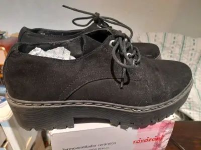 Zapatos de cuero beige con plataforma - miniatura 2
