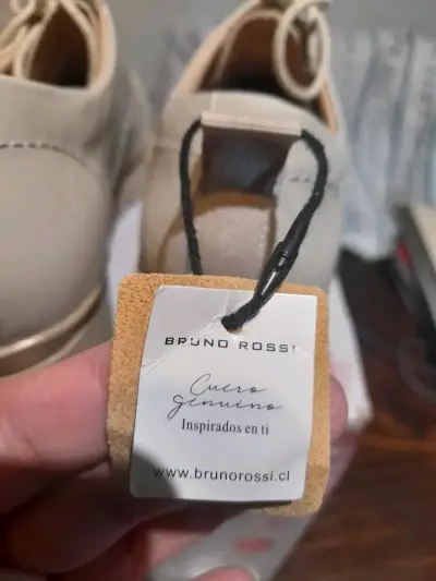 Zapatos de cuero beige con plataforma - miniatura 3