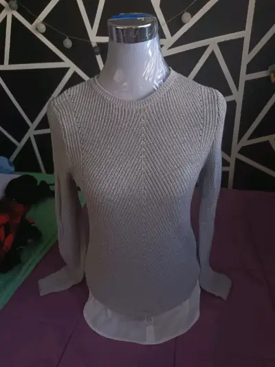 Suéter gris de punto para mujer - miniatura 1