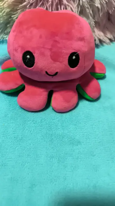 Pulpo de peluche reversible verde - miniatura 2