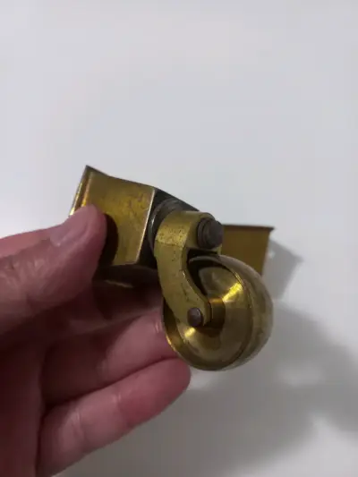 Pequeñas ruedas de Bronce Vintage - miniatura 1