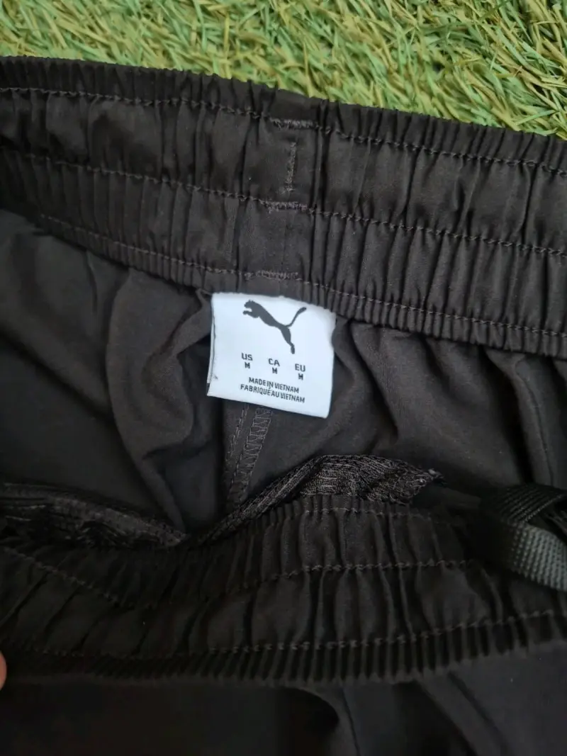 Shorts deportivos negros Puma para hombre - 2