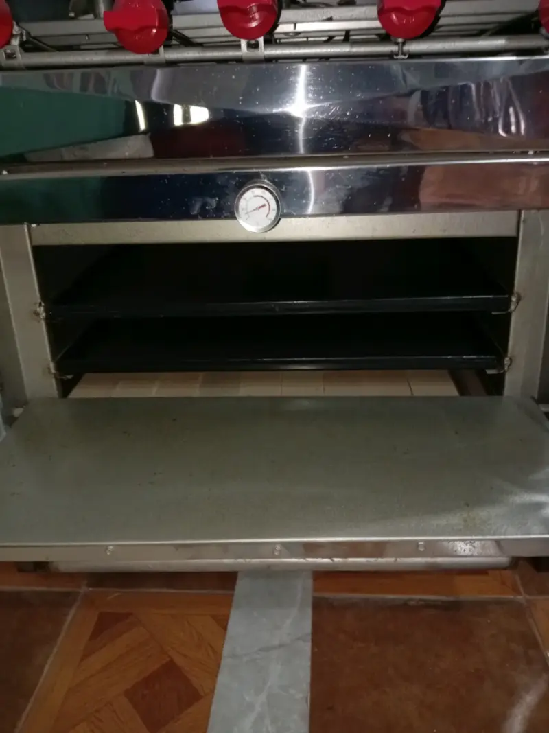 Cocina industrial de acero inoxidable con horno - 2