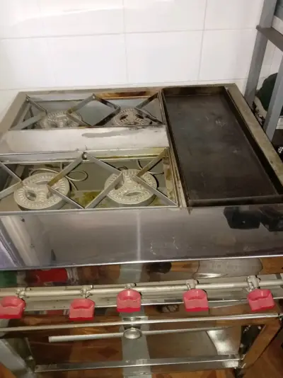 Cocina industrial de acero inoxidable con horno - miniatura 3