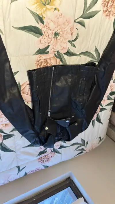 Chaqueta de cuero marrón con cierre metálico - miniatura 2