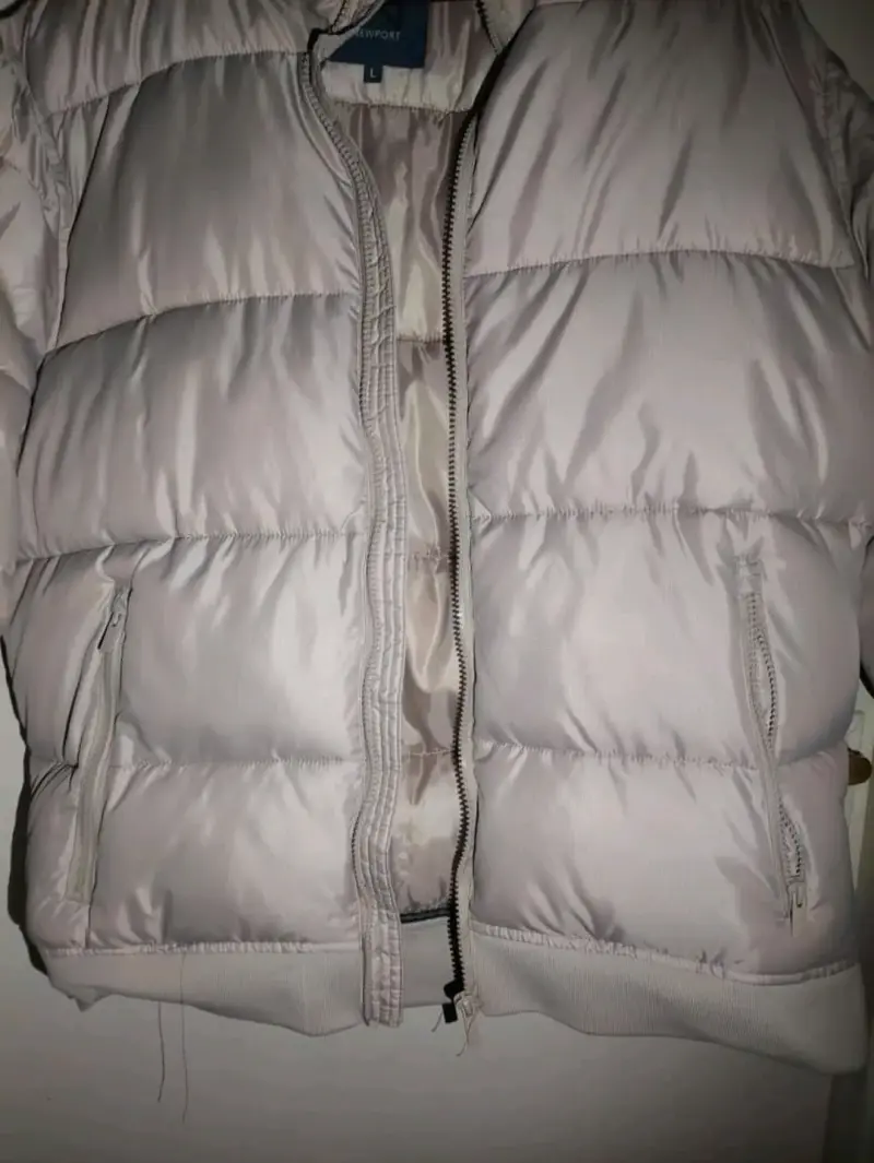 Casaca NUEVA SIN USO, marca Newport, de Falabella - 2