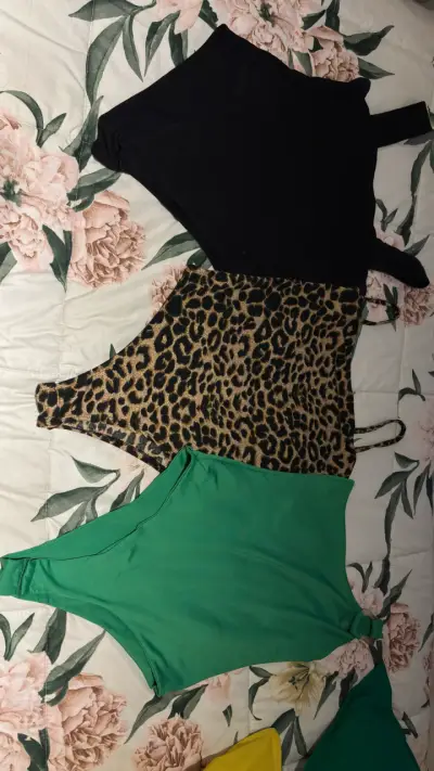 Ropa de mujer a 1000 cada prenda - miniatura 1