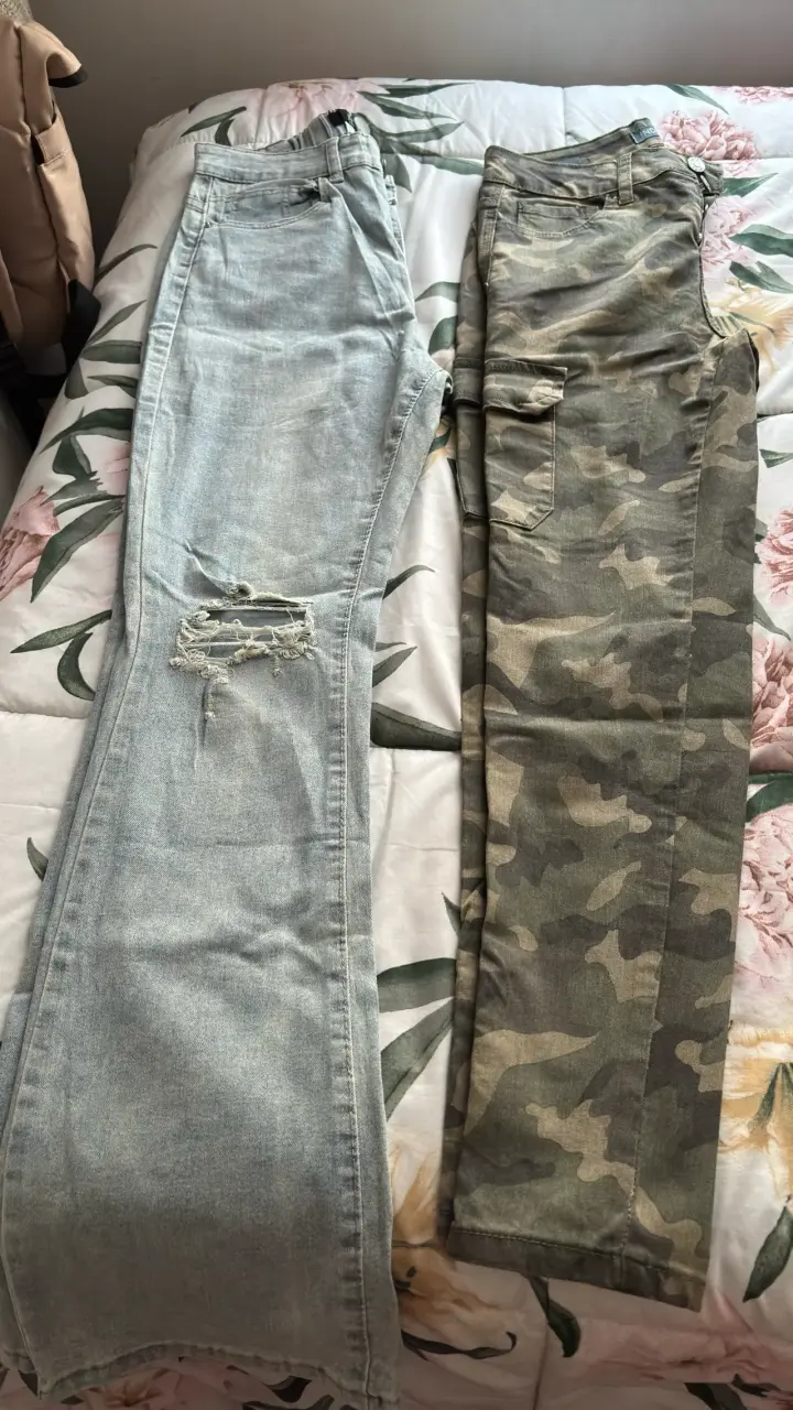 Jeans Guess para mujer en rosa y azul cada uno a 4 - 6