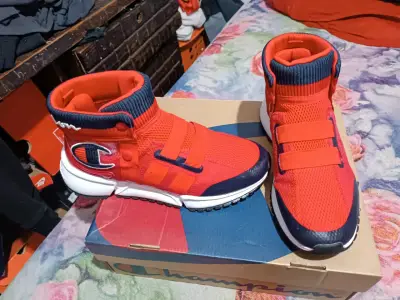 Botas Champion rojas talla 6.5 - miniatura 2