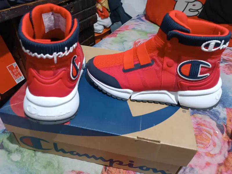 Botas Champion rojas talla 6.5 - 4