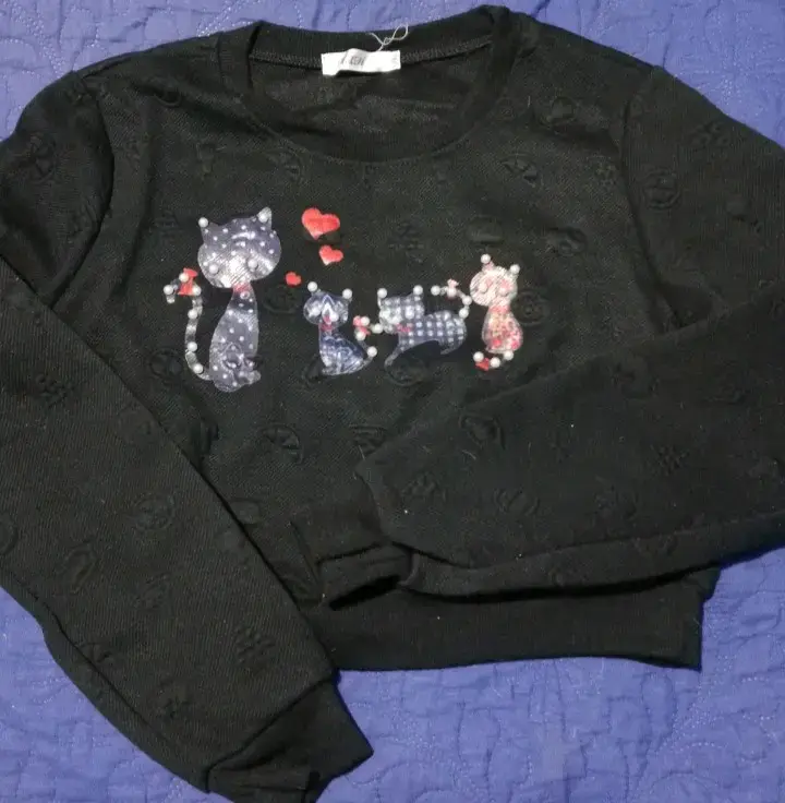 Lote de poleras, pantalones y chalecos infantiles - 3