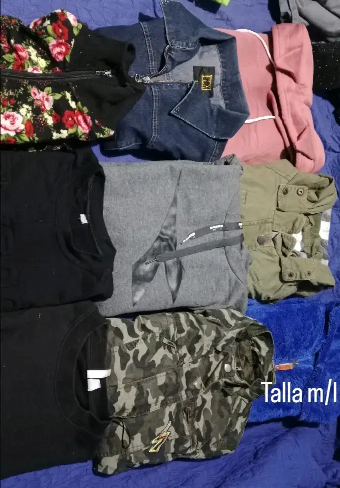 Lote de polerones,chaquetas, jeans talla M/L - 1