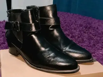 Lote de botines y sandalias - miniatura 3