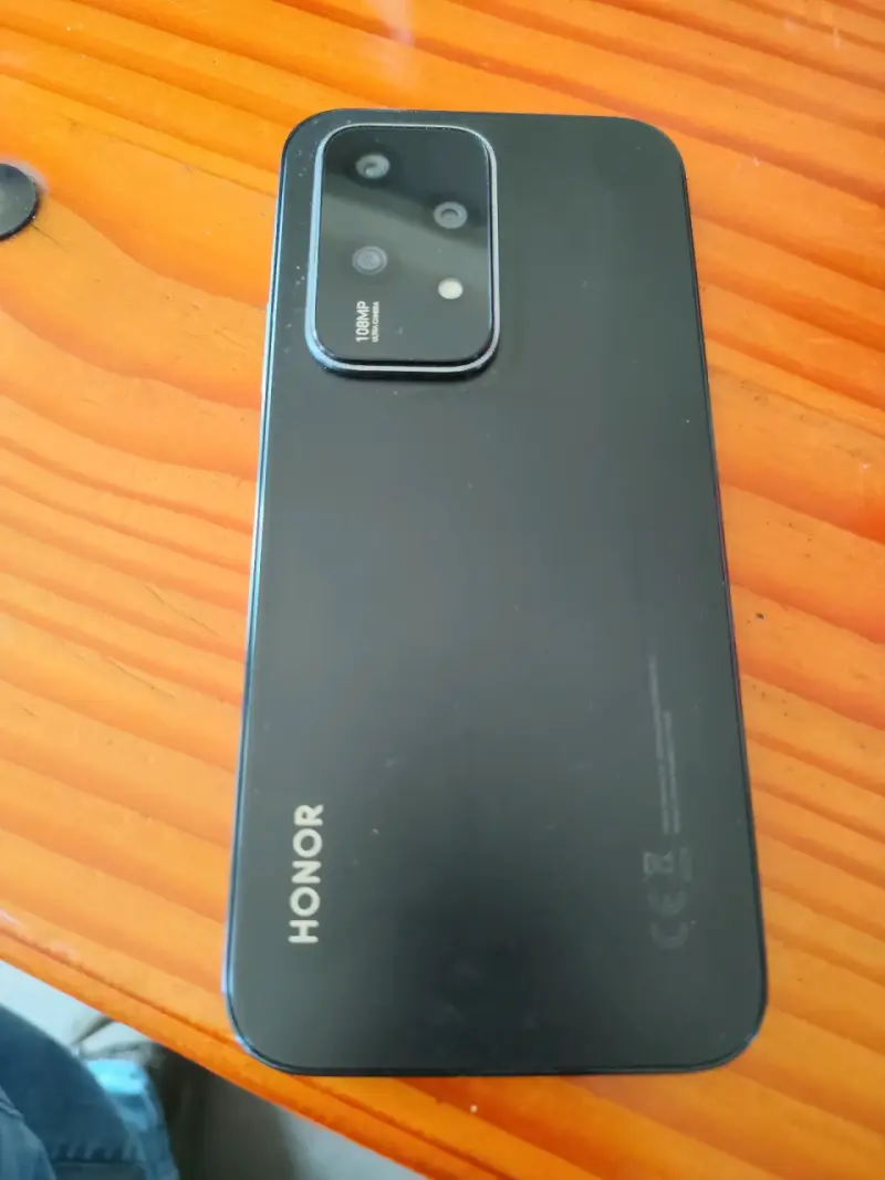 Smartphone moderno con pantalla grande - 2