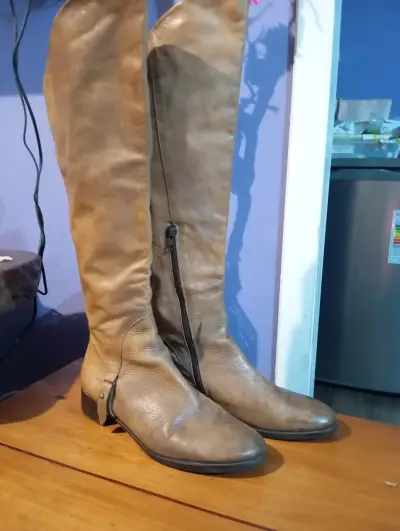 Botas largas de cuero marrón para mujer - miniatura 1