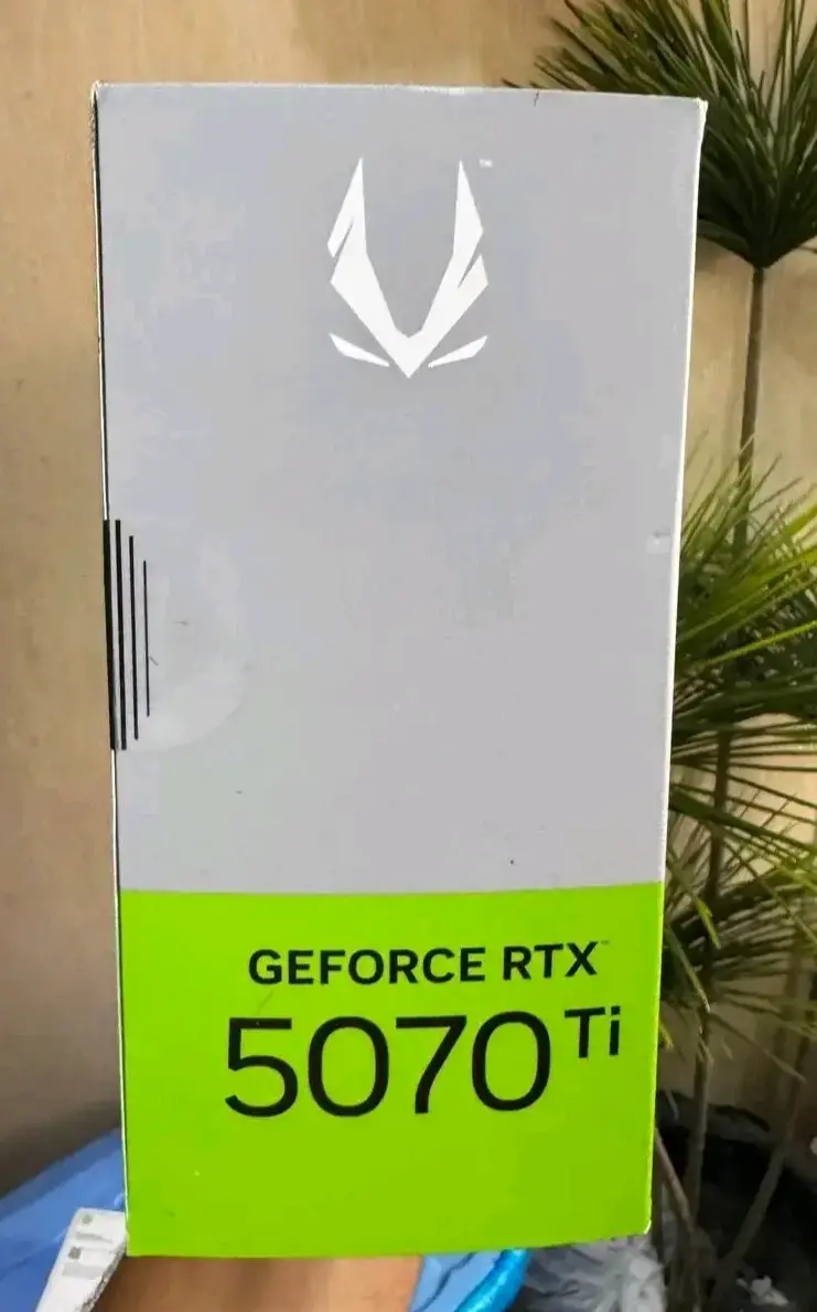 Tarjeta gráfica Zotac Gaming GeForce RTX 5070 Ti - 3