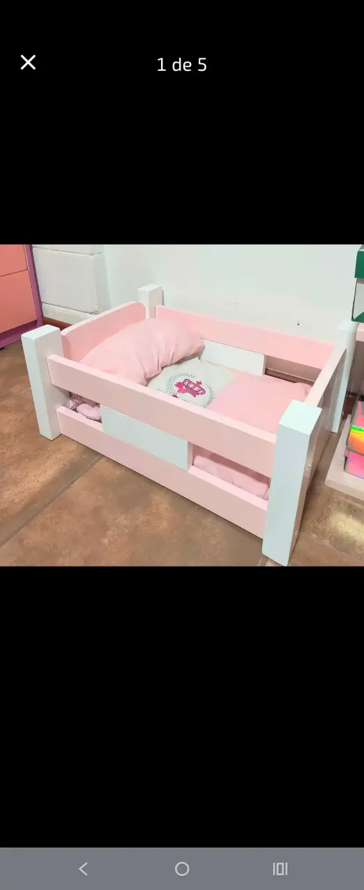 Cama de muñecas de madera rosa - 1