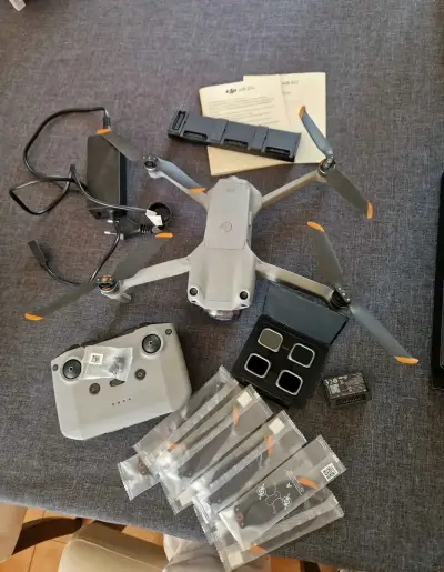 Drone DJI Air 2S con accesorios completos - miniatura 1