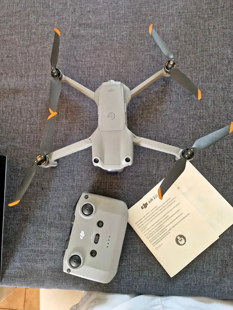 Drone DJI Air 2S con accesorios completos - 3