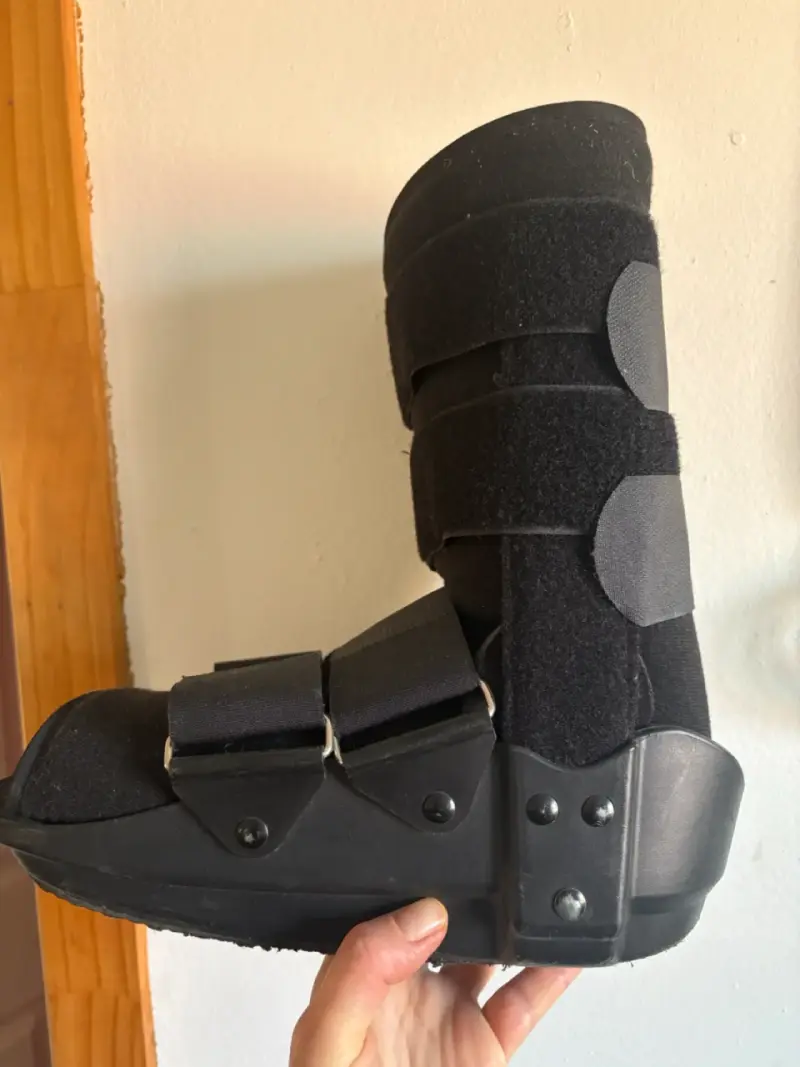 Bota ortopédica negra ajustable derecha - 3