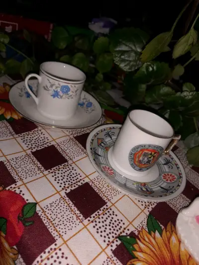Taza de porcelana con diseño clásico - miniatura 3