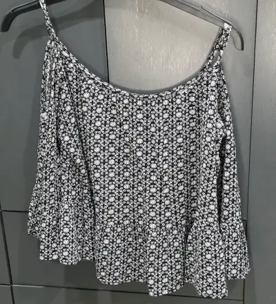 Blusa estampada floral manga acampanada - miniatura 2