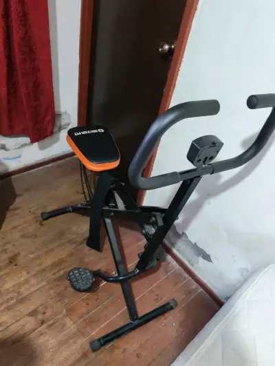 Bicicleta estática WeFit compacta - miniatura 1