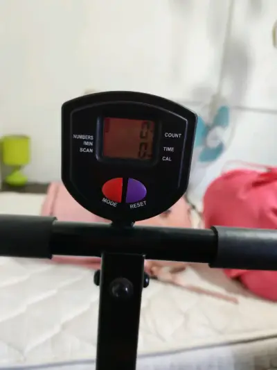 Bicicleta estática WeFit compacta - miniatura 3