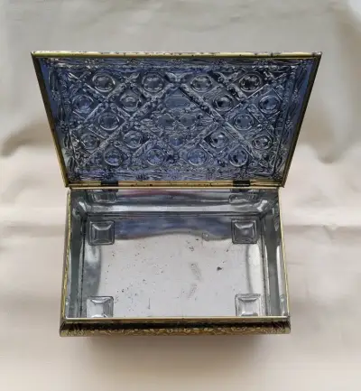 Caja tipo Cofre de lata Decorativo - miniatura 4