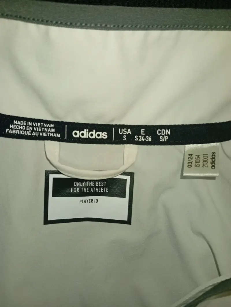 Cortaviento Adidas blanco con logo R - 2