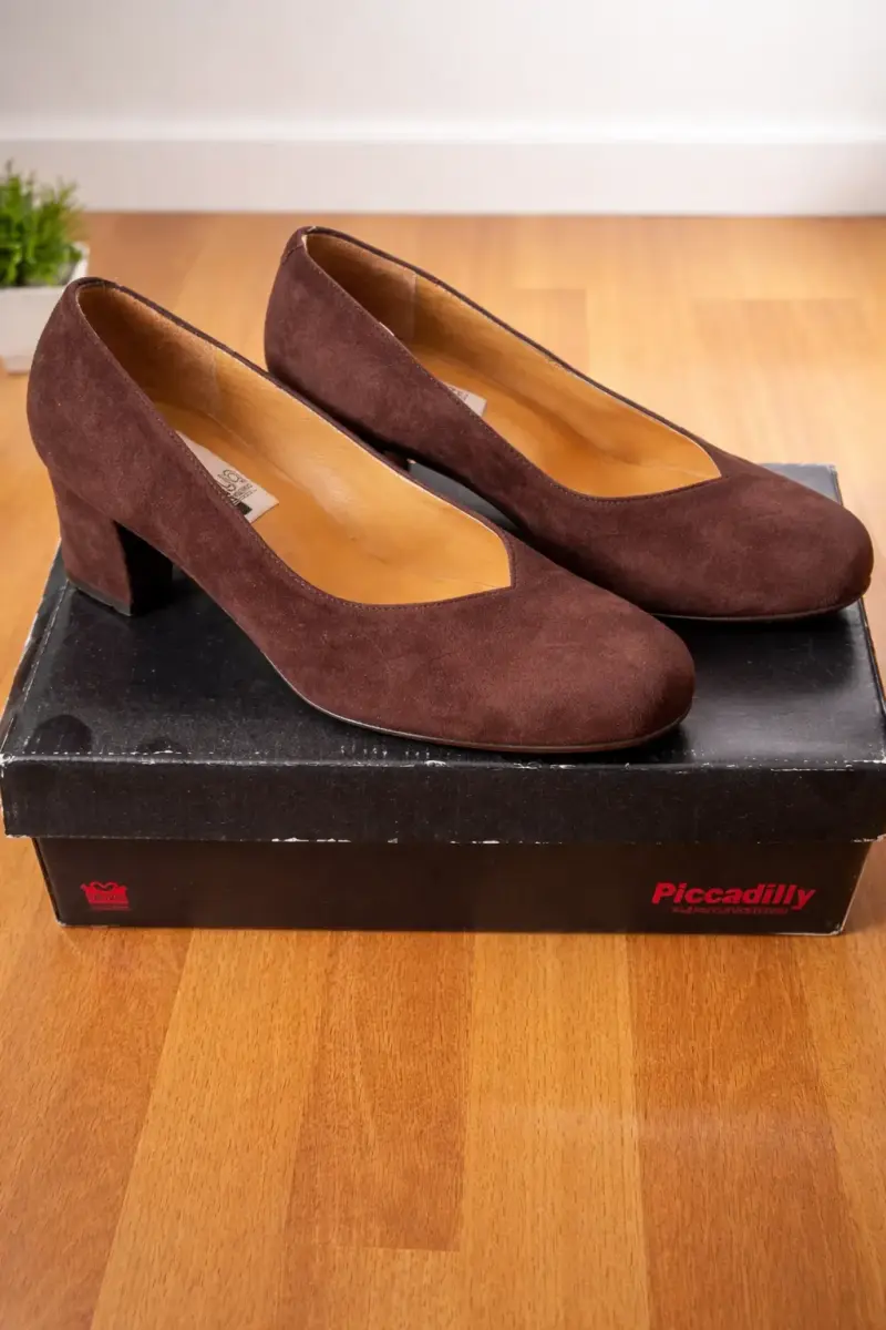 Zapatos de tacón beige y marrón elegante - 3