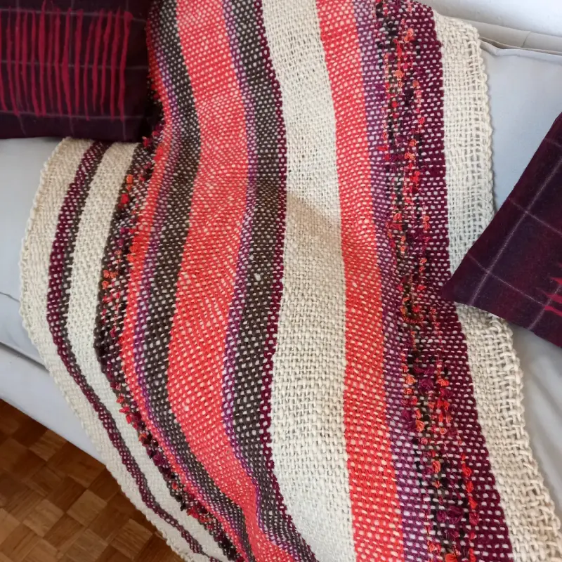 Piecera tejida a telar con cojines decorativos - 2