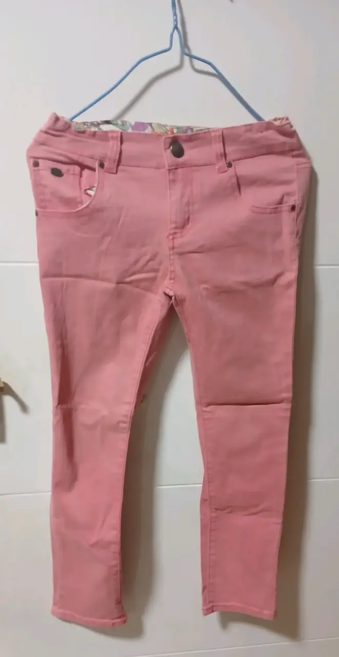 Pantalones rosados para niña
