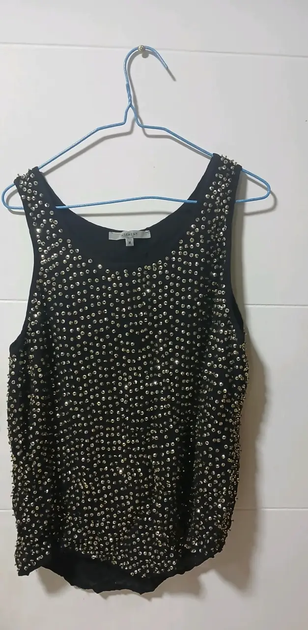 Blusa negra con tachas Basement talla M