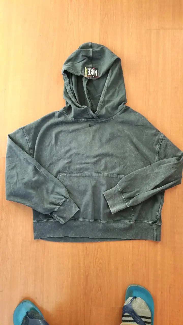 Polerón Nike con capucha gris oscuro