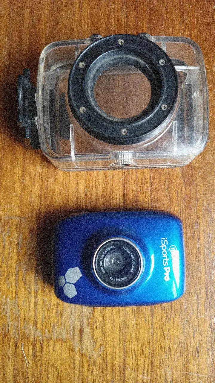 Cámara deportiva iSports Pro con carcasa - 1