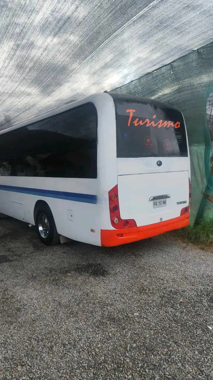 Bus Yutong en buen estado - 2