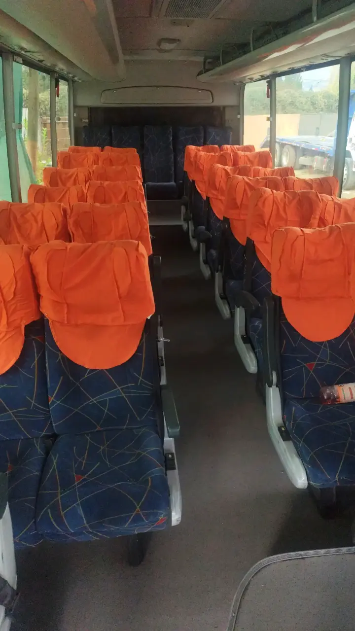 Bus Yutong en buen estado - 4