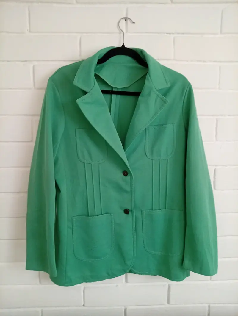 Blazer verde con bolsillos delanteros - 1