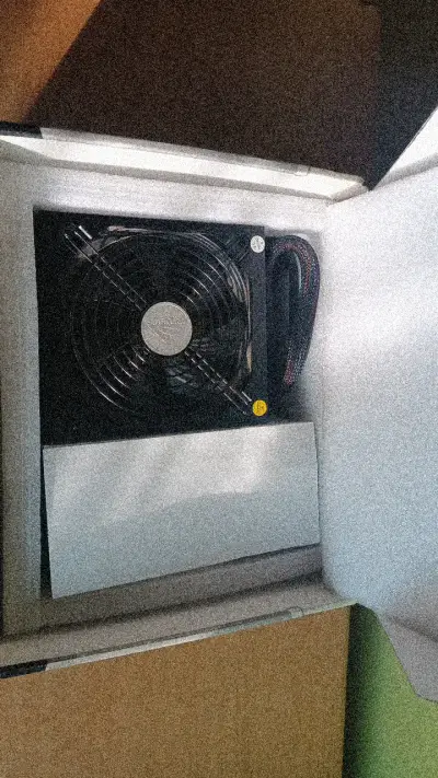 Fuente de poder Spektra 750W modular - miniatura 3