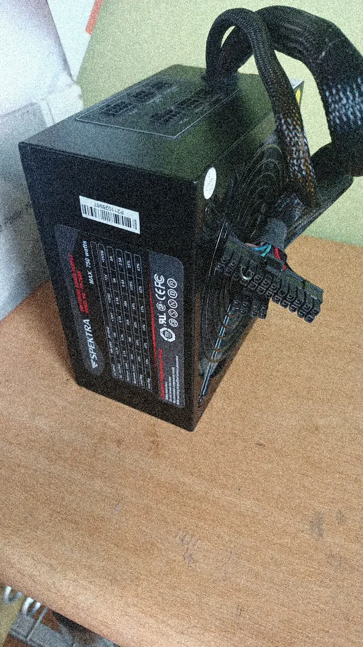 Fuente de poder Spektra 750W modular - 4