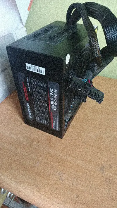 Fuente de poder Spektra 750W modular - miniatura 4