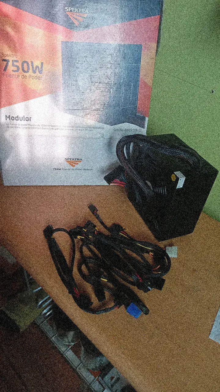 Fuente de poder Spektra 750W modular - 6
