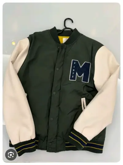 Chaqueta varsity verde y beige para hombre - miniatura 2