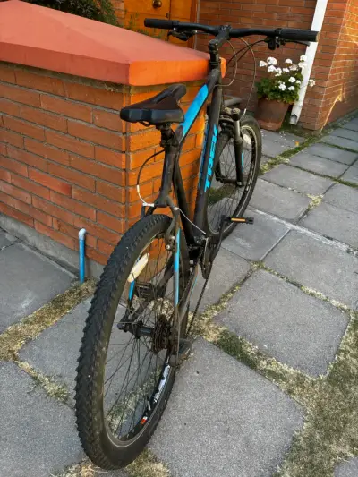Bicicleta de montaña KSW negra y azul - miniatura 2