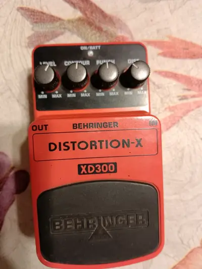 Distorsión Behringer XD300 - miniatura 1
