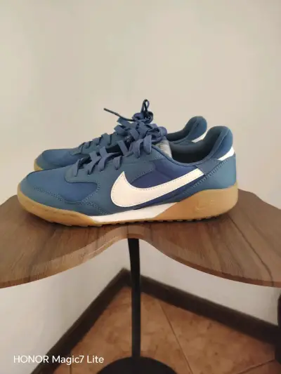 Zapatillas Nike azules con logo blanco - miniatura 1