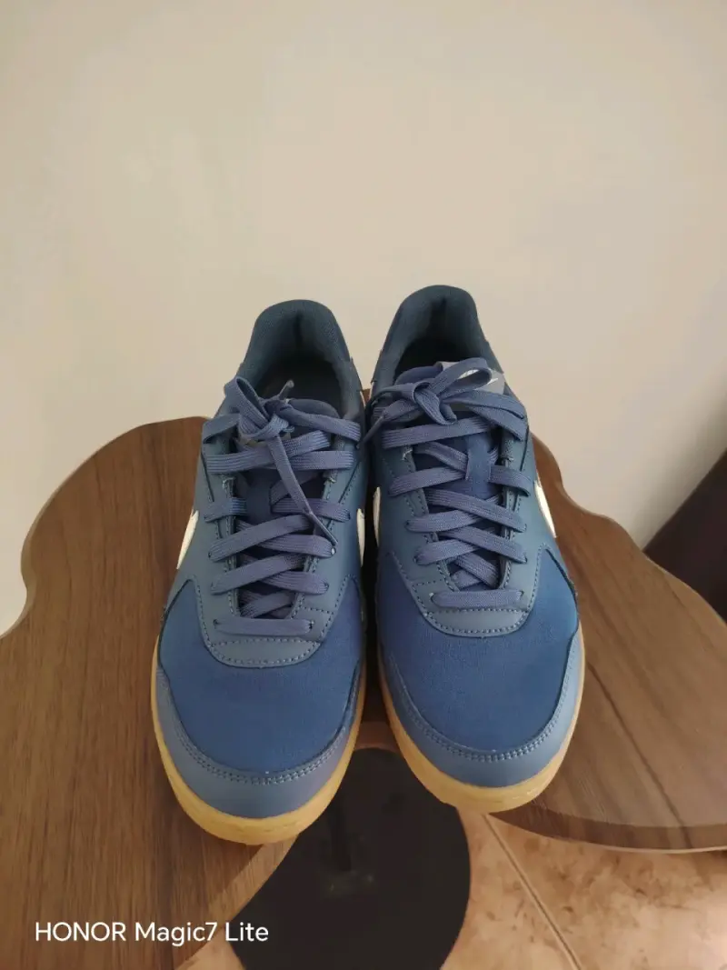 Zapatillas Nike azules con logo blanco - 2